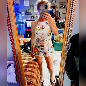 🎈Show Me Your MuMu🎈BUY 1 GET 1 FREE💥Open Back  Floral Romper Sz S